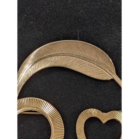 Vintage Set of 3 Gold Tone Ribbed Heart Circle Leaf Pin Brooches - Picture 4 of 11